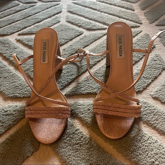 Steve Madden X David’s Bridal Heels - Picture 2 of 10